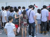 上海地铁“仙女”走红 身揣保养证（多图）
