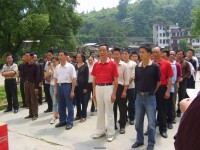 南口乡干部、企业主和群众向四川地震灾区捐款献爱心