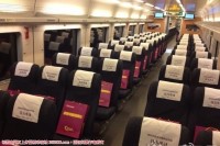 动车首发乘客居然还有礼品