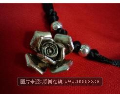 微笑玫瑰花苗银项链