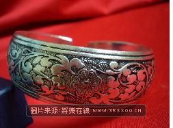 牡丹花开藏银手镯 大小可调节￥