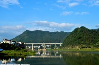 山清水秀