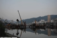 在建中的三桥