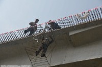 大桥建设者