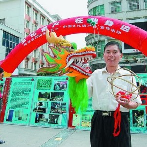 文化遗产日，将乐艺人制作龙灯展示民间文化