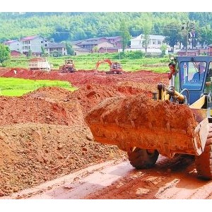 万安镇翔安小区重建点施工忙