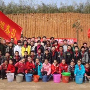 团县委开展第六期“保护母亲河•家园清洁行动”