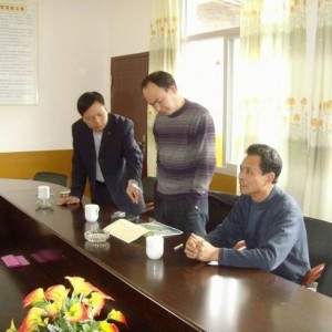 大源乡黄功华书记指导增源小学新建校舍筹建工作