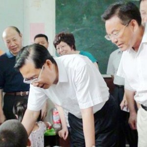 福建省委副书记、代省长苏树林视察高唐中心小学